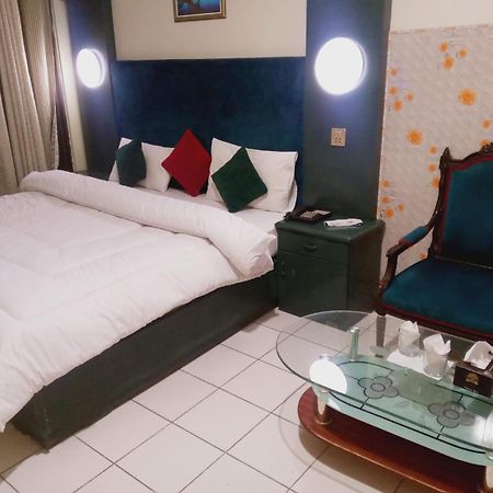 Hotel New Mid City Multan Exterior photo