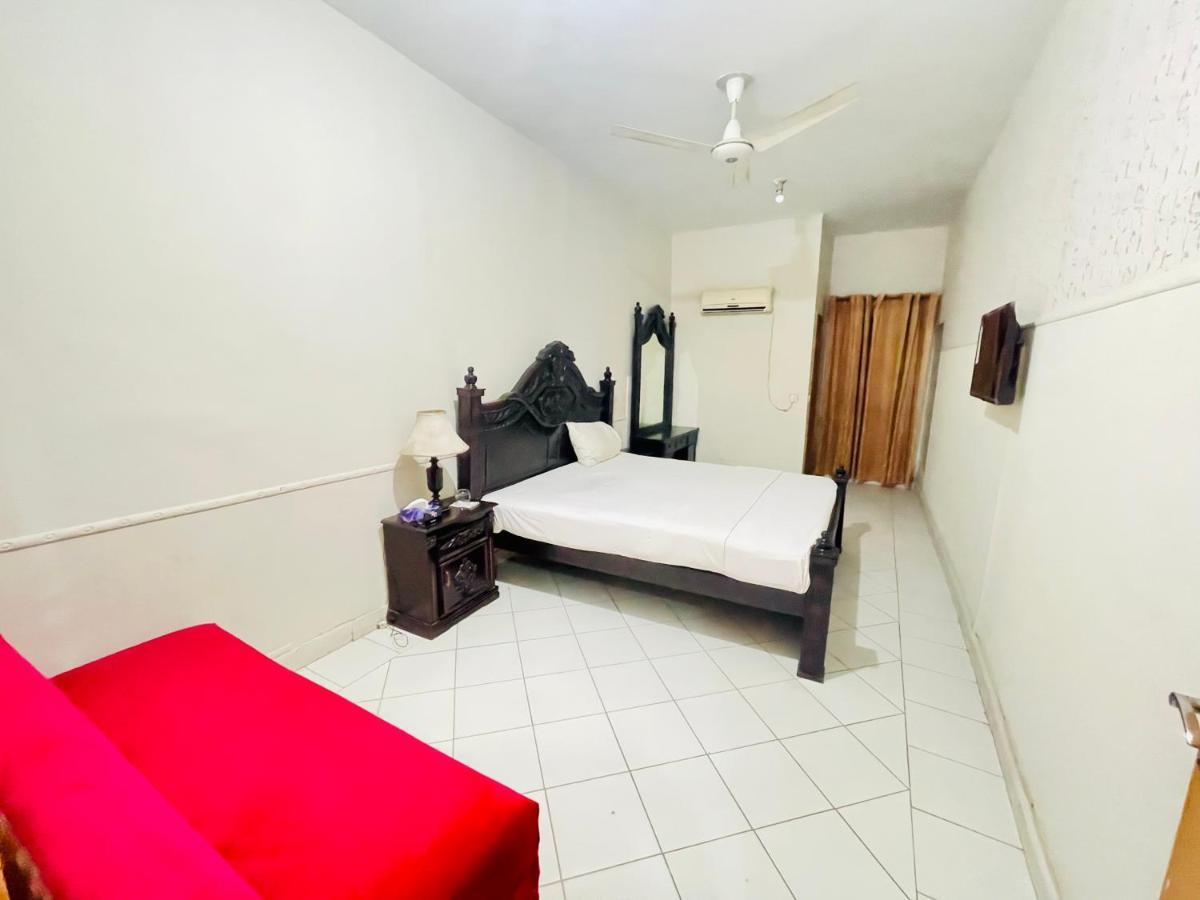 Hotel New Mid City Multan Exterior photo