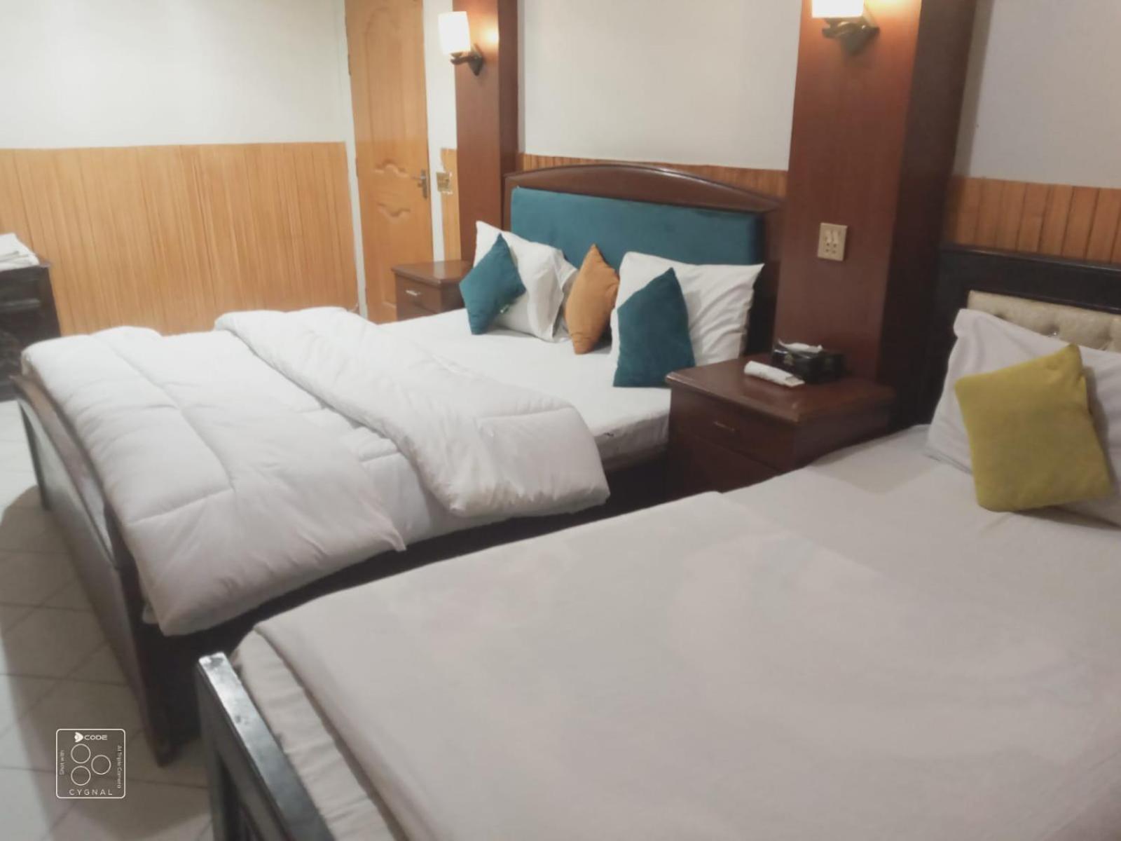 Hotel New Mid City Multan Exterior photo