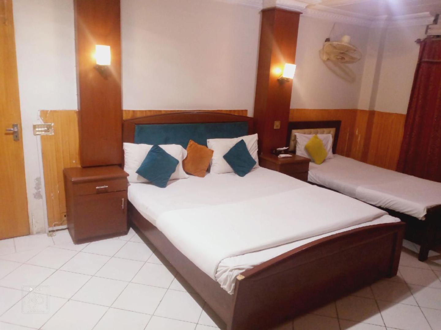 Hotel New Mid City Multan Exterior photo